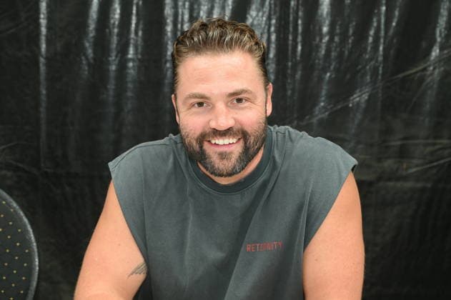 Schauspieler Benjamin Heinrich posiert beim grossen Fantreffen und Preisverleihung der RTL Serie Unter Uns