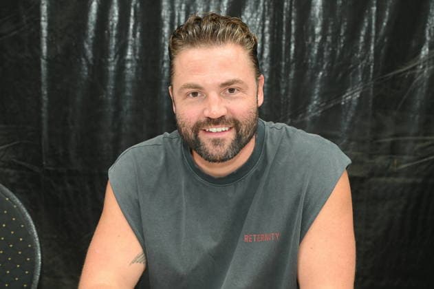 Schauspieler Benjamin Heinrich posiert beim grossen Fantreffen und Preisverleihung der RTL Serie Unter Uns