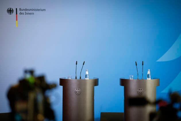 Zwei Renderpulte fuer Johann Wadephul (CDU), Bundesaussenminister, und Alexander Dobrindt (CSU), Bundesminister des Innern, stehen im Bundesministerium des Inneren fuer ein Pressestatement zur Drohnenattacke am Flughafen von Leipzig bereit. Berlin, 01.09.2026. Fotografiert im Auftrag des Auswaertigen Amtes Berlin Deutschland *** Two podiums have been set up at the Federal Ministry of the Interior for Johann Wadephul (CDU), Federal Minister of Foreign Affairs, and Alexander Dobrindt (CSU), Federal Minister of the Interior, in preparation for a press statement regarding the drone attack at Leipzig Airport. Berlin, September 1, 2026. Photographed on behalf of the Federal Foreign Office, Berlin, Germany Copyright: xThomasxTrutschel AAx