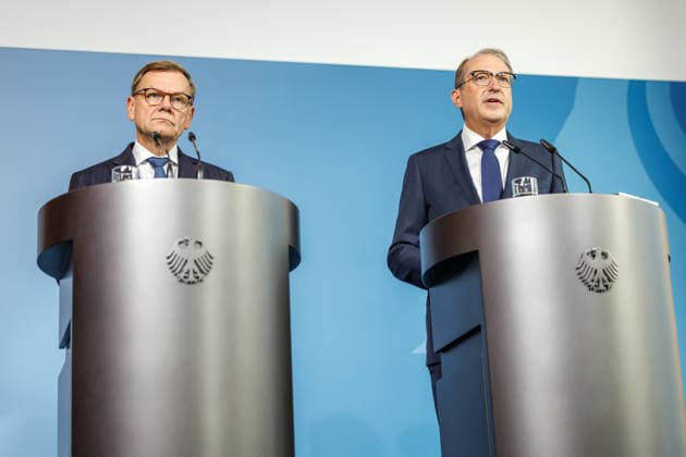 Statement Bundesinnenminister Dobrindt Statement von Bundesinnenminister Alexander Dobrindt gemeinsam mit Bundesaußenminister Johann Wadephul am 1.09.2026 in Berlin. Berlin Berlin Deutschland Bundes Innenministerium *** Statement by Federal Minister of the Interior Dobrindt Statement by Federal Minister of the Interior Alexander Dobrindt, together with Federal Minister of Foreign Affairs Johann Wadephul, on September 1, 2026, in Berlin, Berlin, Berlin, Germany, Federal Ministry of the Interior
