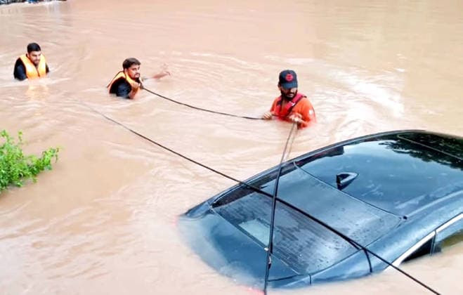 RECORD DATE NOT STATED Rescue officials are busy in relief and rescue operation to help people affected by flash flood due to heavy downpour of monsoon season, in Rawalpindi on Tuesday, September 1, 2026. (PPI Images). EDITORIAL USE ONLY Copyright: xx AR-ZM-010926x ppiphotos486851