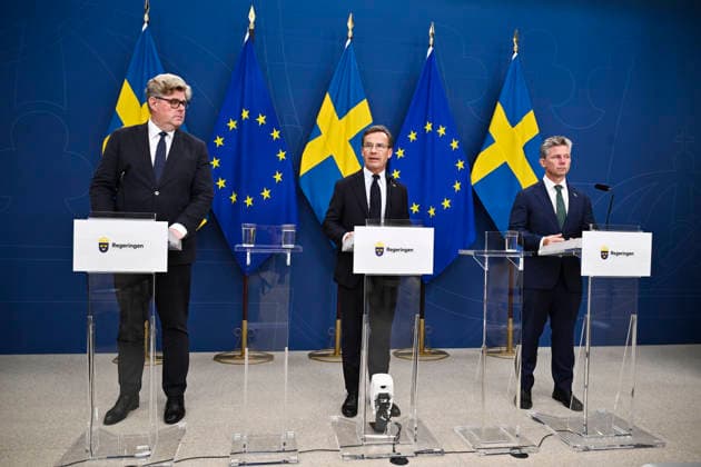 STOCKHOLM, SVERIGE 20260901 Justitieminister Gunnar Strömmer (M), statsminister Ulf Kristersson (M) och försvarsminister Pal Jonson (M) under en pressträff pa Rosenbad med anledning av det besked som Tysklands regering presenterat rörande hybridangreppet i Leipzig den 4:e augusti. STOCKHOLM SVERIGE x10430x *** STOCKHOLM, SWEDEN, September 1, 2026 Minister of Justice Gunnar Strömmer (M), Prime Minister Ulf Kristersson (M), and Minister of Defense Pal Jonson (M) during a press conference at Rosenbad following the announcement by the German government regarding the hybrid attack in Leipzig on August 4. STOCKHOLM, SWEDEN x10430x  Copyright: xChristinexOlsson TTx PRESSTRÄFF OM EUROPEISKA SÄKERHETSLÄGET BuueFQj4fT0
