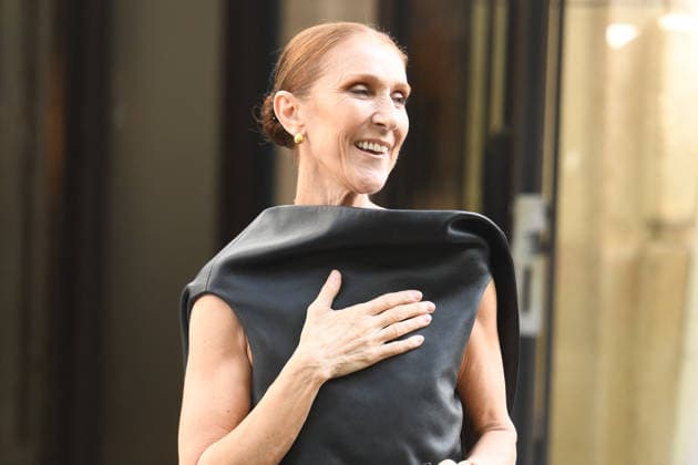 Celine Dion Outside The Royal Monceau - Paris Celine Dion outside the Le Royal Monceau hotel greeted by her fans who sing her one of her songs in Paris, France on September 1, 2026. Photo by Florian Poitout ABACAPRESS.COM Paris France  Copyright: xPoitoutxFlorian ABACAx