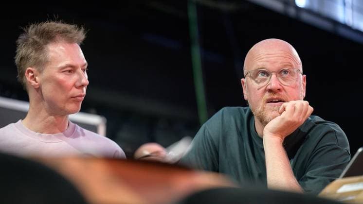 Essen: Proben zur neuen Show Groove im GOP ** NUR FÜR REDAKTIONELLE ZWECKE ** EDITORIAL USE ONLY **<p>Show-Direktor Aleks Uvarov (l.) und der musikalische Leiter Jens Eckhoff am Dienstag, den 1. September 2026, bei den Proben zur neuen Show Groove im GOP Artistical Theater an der Rottstraße in Essen. Deutschland NRW Bochum Copyright: UwexErnst