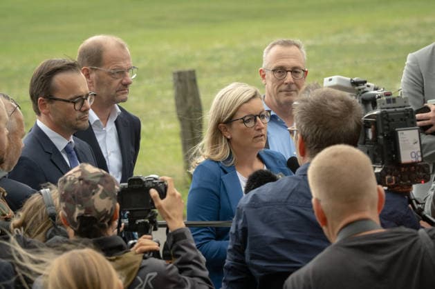 September 1, 2026, Turnow Preilack, Germany: Brandenburg officials speak to the media near the site where improvised rockets reportedly struck a power substation. A power plant is seen in the background. Authorities are investigating the incident. Brandenburgs economy minister Martina Klement and Interior Minister Dr. Jan Redmann Turnow Preilack Germany - ZUMAs319 20260901_znp_s319_019 Copyright: xGabyxSchuetzex