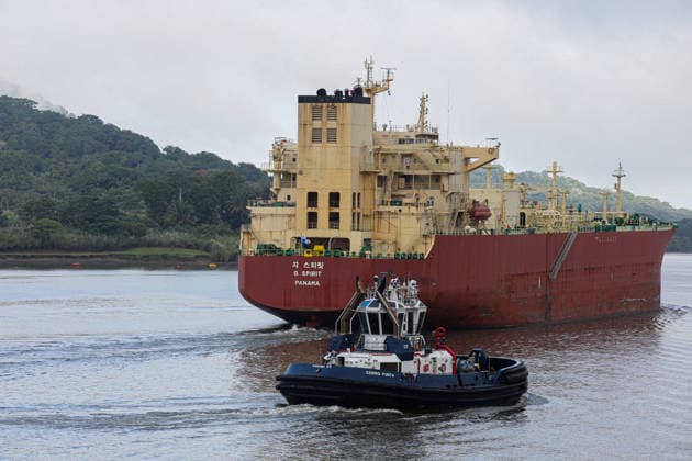 Panama Canal faces further transit restrictions PANAMA CITY, PANAMA - SEPTEMBER 01: The South Korean-flagged vessel SK Gas LTD makes history when it crosses the Panama Canal after paying $5.3 million for priority passage, an all-time record caused by the severe drought resulting from the El Nino phenomenon, which is putting further pressure on hydrocarbon prices already strained by the near-total closure of the Strait of Hormuz in Panama City, Panama on September 01, 2026. The canal, through which 5% of global maritime trade passes, reduces the number of ships allowed to transit daily from 36 to 34 starting September 3. Twelve days later, that number drops to 32 to conserve the fresh water needed for operations. The interoceanic waterway op  Copyright: x2026xAnadoluxDanielxGonzalezx