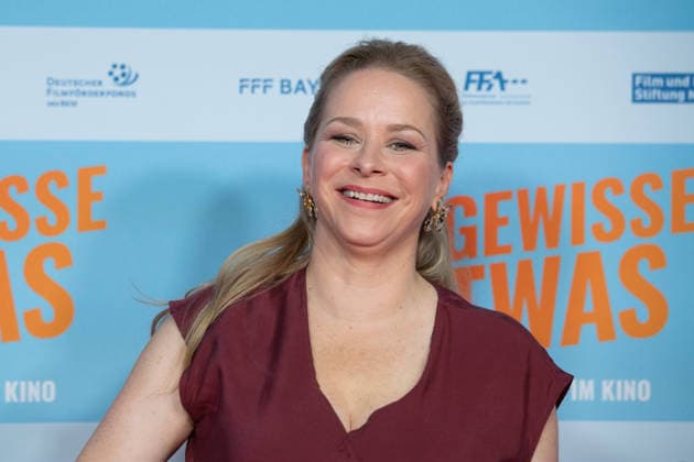 Jasmin SCHWIERS, Schauspielerin Portraet, Porträt, Portrait, Angeschnittenes Einzelbild, Einzelmotiv, Roter Teppich, Red Carpet Show, Ankunft, arrival, Filmpremiere DAS GEWISSE ETWAS am 01.09.2026 im Cinedom-Kino in Koeln, *** Jasmin SCHWIERS, Actress Portrait, Portrait, Cropped Single Image, Single Subject, Red Carpet, Red Carpet Show, Arrival, Film Premiere of *DAS GEWISSE ETWAS* on September 1, 2026, at the Cinedom Cinema in Cologne,