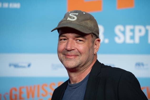 Regisseur Marc ROTHEMUND ,Portraet, Porträt, Portrait, Angeschnittenes Einzelbild, Einzelmotiv, Roter Teppich, Red Carpet Show, Ankunft, arrival, Filmpremiere DAS GEWISSE ETWAS am 01.09.2026 im Cinedom-Kino in Koeln, *** Director Marc ROTHEMUND, Portrait, Single Frame, Single Shot, Red Carpet, Red Carpet Show, Arrival, Film Premiere of *DAS GEWISSE ETWAS* on September 1, 2026, at the Cinedom Cinema in Cologne,