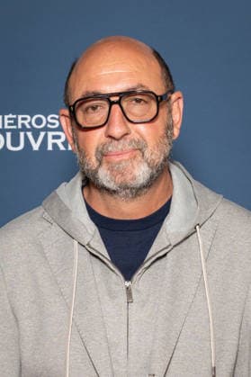 Les Heros Du Louvre Premiere - Paris AJ French actor Kad Merad attend the photocell of the « Les Heros Du Louvre » Paris Premiere at Cinema l Arlequin on September 1, 2026 in Paris, France. Photo by Alexis Jumeau ABACAPRESS.COM Paris France  Copyright: xJumeauxAlexis ABACAx