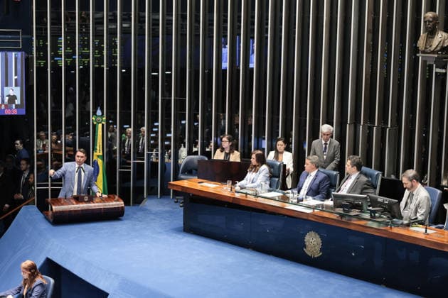 News Bilder des Tages #2 BRASiLIA, DF - 01.09.2026: FLaVIO BOLSONARO IMPEACHMENT DE MORAES - Senator and presidential candidate Flavio Bolsonaro calls for the impeachment of Supreme Court Justice Alexandre Moraes in the plenary session of the Federal Senate in Brasilia, DF. x3008470x  WagnerxAraujo