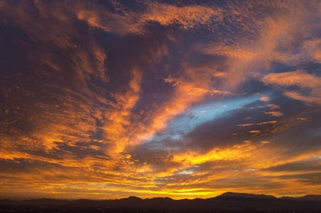 News Bilder des Tages #2 Santiago, September 1, 2026 Sunlight reflects off the clouds at sunset on the first day of September Diego Martin Aton Chile, Santiago, Chile Aton 1186172  Copyright: DIEGOxMARTIN ATONxCHILE