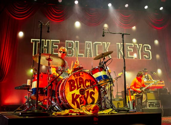 Entertainment Bilder des Tages #2 The Black Keys at O2 Academy Brixton 01 09 2026 American rock duo The Black Keys perform at O2 Academy Brixton in London on 1st September 2026 as part of their The Peaches n Kream World Tour 26 . Dan Auerbach lead vocals, guitars Patrick Carney drums, percussions, Credit:Zoran Veselinovic B4859 Avalon UK, London, O2 Academy Brixton  Copyright: xZoranxVeselinovicx xB4859x xAvalonx 1130011817
