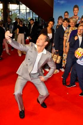 ABB GEWISSEETWAS- Max von der Groeben Handy Fotos zu Gast auf dem roten Teppich bei der NRW Kino Film Premiere Das gewisse Etwas im Kino Cinedom am 01.SEPTEMBER 2026 in Koeln NRW Deutschland *** ABB Das gewisse Etwas Max von der Groeben: Cellphone photos of him as a guest on the red carpet at the NRW Kino film premiere of Das gewisse Etwas at the Cinedom cinema on September 1, 2026, in Cologne, NRW, Germany