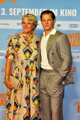ABB GEWISSEETWAS- Max von der Groeben mit Viola Jaeger zu Gast auf dem roten Teppich bei der NRW Kino Film Premiere Das gewisse Etwas im Kino Cinedom am 01.SEPTEMBER 2026 in Koeln NRW Deutschland *** ABB GEWISSEETWAS: Max von der Groeben and Viola Jaeger appeared on the red carpet at the NRW Kino film premiere of *Das gewisse Etwas* at the Cinedom movie theater on September 1, 2026, in Cologne, North Rhine-Westphalia, Germany