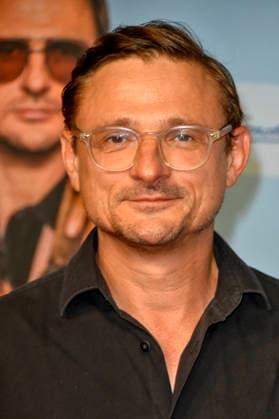 ABB GEWISSEETWAS- Florian Lukas zu Gast auf dem roten Teppich bei der NRW Kino Film Premiere Das gewisse Etwas im Kino Cinedom am 01.SEPTEMBER 2026 in Koeln NRW Deutschland *** ABB GEWISSEETWAS Florian Lukas appears on the red carpet at the NRW Kino film premiere of *Das gewisse Etwas* at the Cinedom theater on September 1, 2026, in Cologne, North Rhine-Westphalia, Germany