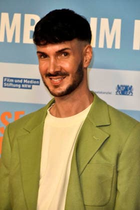 ABB GEWISSEETWAS- Kevin Schaefer zu Gast auf dem roten Teppich bei der NRW Kino Film Premiere Das gewisse Etwas im Kino Cinedom am 01.SEPTEMBER 2026 in Koeln NRW Deutschland *** ABB Das gewisse Etwas : Kevin Schaefer makes a guest appearance on the red carpet at the NRW Kino film premiere of Das gewisse Etwas at the Cinedom movie theater on September 1, 2026, in Cologne, North Rhine-Westphalia, Germany