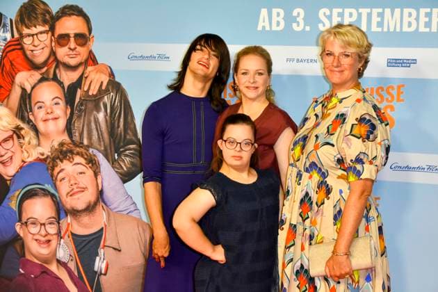 ABB GEWISSEETWAS- Jasmin Schwiers, Antonia Riet , Linn Bade, Viola Jaeger, zu Gast auf dem roten Teppich bei der NRW Kino Film Premiere Das gewisse Etwas im Kino Cinedom am 01.SEPTEMBER 2026 in Koeln NRW Deutschland *** ABB GEWISSEETWAS: Jasmin Schwiers, Antonia Riet, Linn Bade, and Viola Jaeger made a guest appearance on the red carpet at the NRW Kino film premiere of *Das gewisse Etwas* at the Cinedom movie theater on September 1, 2026, in Cologne, North Rhine-Westphalia, Germany