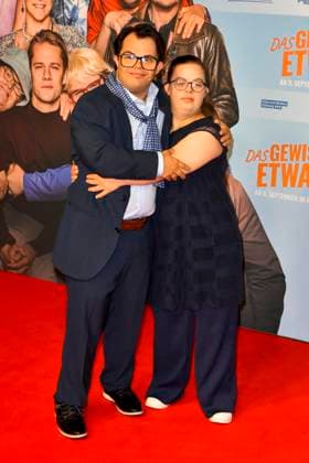 ABB GEWISSEETWAS- Frangiskos Kakoulakis mit Antonia Riet zu Gast auf dem roten Teppich bei der NRW Kino Film Premiere Das gewisse Etwas im Kino Cinedom am 01.SEPTEMBER 2026 in Koeln NRW Deutschland *** ABB GEWISSEETWAS: Frangiskos Kakoulakis and Antonia Riet appeared on the red carpet at the NRW Kino film premiere of *Das gewisse Etwas* at the Cinedom cinema on September 1, 2026, in Cologne, North Rhine-Westphalia, Germany