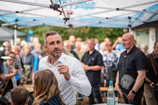 Demokratiefest Haldensleben mit dem AfD-Spitzenkandidaten Ulrich Siegmund, der rund drei Stunden vor Ort teilnimmt;Wahlkampfveranstaltung AfD Demokratiefest in Haldensleben Landtagswahl Sachsen-Anhalt 2026, Haldensleben Sachsen-Anhalt Deutschland Schützenhaus der Schützengilde *** Haldensleben Democracy Festival featuring AfD lead candidate Ulrich Siegmund, who will be on site for about three hours; AfD campaign event at the Haldensleben Democracy Festival; 2026 Saxony-Anhalt state election; Haldensleben, Saxony-Anhalt, Germany; Schützenhaus of the Schützengilde