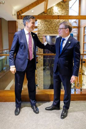 Johann Wadephul (CDU), Bundesaussenminister, nimmt am Gymnich-Treffen der Aussenminister der EU teil. Hier beim Treffen mit dem Aussenminister von Grossbritannien, Ed Miliband. Wicklow, 02.09.2026. Fotografiert im Auftrag des Auswaertigen Amtes Wicklow Irland Copyright: xThomasxImox
