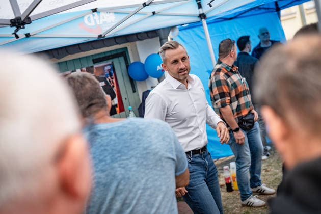 Demokratiefest Haldensleben mit dem AfD-Spitzenkandidaten Ulrich Siegmund, der rund drei Stunden vor Ort teilnimmt;Wahlkampfveranstaltung AfD Demokratiefest in Haldensleben Landtagswahl Sachsen-Anhalt 2026, Haldensleben Sachsen-Anhalt Deutschland Schützenhaus der Schützengilde *** Haldensleben Democracy Festival featuring AfD lead candidate Ulrich Siegmund, who will be on site for about three hours; AfD campaign event at the Democracy Festival in Haldensleben; 2026 Saxony-Anhalt state election; Haldensleben, Saxony-Anhalt, Germany; Schützenhaus of the Schützengilde