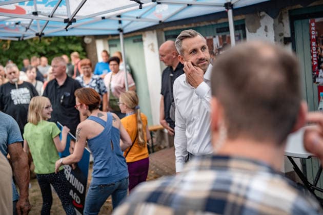 Demokratiefest Haldensleben mit dem AfD-Spitzenkandidaten Ulrich Siegmund, der rund drei Stunden vor Ort teilnimmt;Wahlkampfveranstaltung AfD Demokratiefest in Haldensleben Landtagswahl Sachsen-Anhalt 2026, Haldensleben Sachsen-Anhalt Deutschland Schützenhaus der Schützengilde *** Haldensleben Democracy Festival featuring AfD lead candidate Ulrich Siegmund, who will be on site for about three hours; AfD campaign event at the Democracy Festival in Haldensleben; 2026 Saxony-Anhalt state election; Haldensleben, Saxony-Anhalt, Germany; Schützenhaus of the Schützengilde