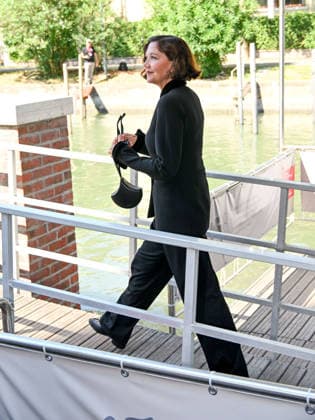 IPA88024489 - Venice, 83rd Venice International Film Festival 2026 - Day 1 - Arrivals at the Excelsior Hotel pier - Pictured: Maggie Gyllenhaal  Copyright: xManuelexMangiarottix xPoolxPhotoxEventsx08x 88024489