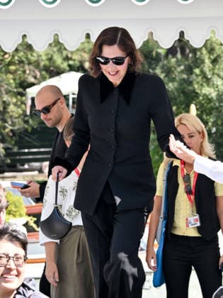 IPA88024405 - Venice, 83rd Venice International Film Festival 2026 - Day 1 - Arrivals at the Excelsior Hotel pier - Pictured: Maggie Gyllenhaal  Copyright: xSimonexComix xPoolxPhotoxEventsx08x 88024405