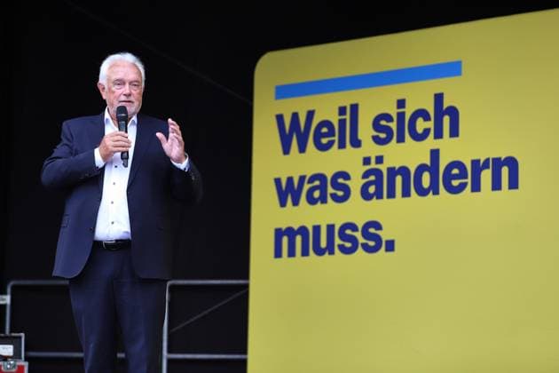 News Bilder des Tages Halle (Saale), Sachsen-Anhalt, Deutschland, 02.09.2026: Marktplatz: FDP-Wahlkampf vor Landtagswahl: Wolfgang Kubicki *** Halle an der Saale, Saxony-Anhalt, Germany, September 2, 2026, Market Square: FDP Campaign Rally Ahead of State Legislative Elections—Wolfgang Kubicki Copyright: xdtsxNachrichtenagenturx dts_132429