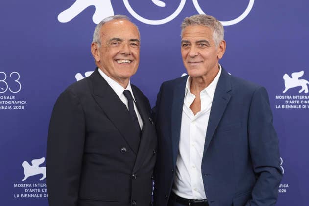 Alberto Barbera und George Clooney beim Photocall anlässlich der Verleihung des Goldenen Löwen für das Lebenswerk auf der Biennale di Venezia 2026 83. Internationale Filmfestspiele von Venedig im Palazzo del Casino. Venedig, 02.09.2026