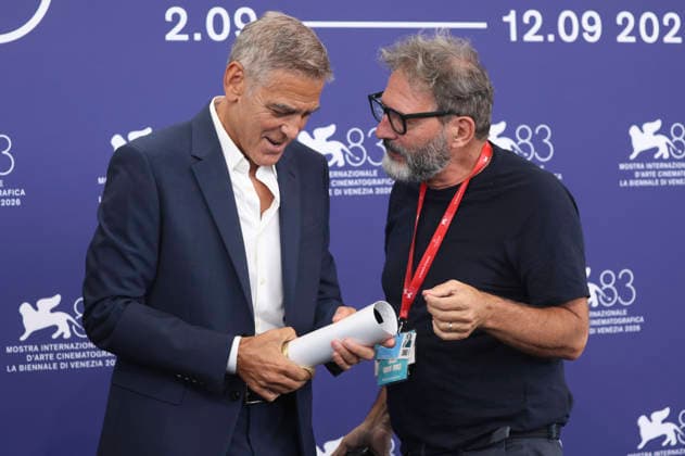 George Clooney und Alfonso Catalano beim Photocall anlässlich der Verleihung des Goldenen Löwen für das Lebenswerk auf der Biennale di Venezia 2026 83. Internationale Filmfestspiele von Venedig im Palazzo del Casino. Venedig, 02.09.2026