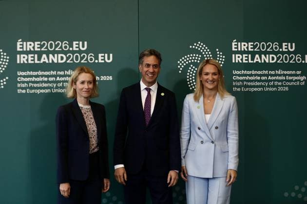 Informal Meeting of EU Foreign Affairs Ministers (Gymnich) in Ireland WICKLOW, IRELAND - SEPTEMBER 2: EU foreign policy chief Kaja Kallas (L), Irish Foreign Minister Helen McEntee (R) and UK Foreign Secretary Ed Miliband pose for a family photo during the informal meeting of EU foreign ministers, known as the Gymnich meeting, in Wicklow, Ireland, on September 2, 2026. Mostafa Darwish Anadolu Wicklow Ireland. Editorial use only. Please get in touch for any other usage.  Copyright: x2026xAnadoluxMostafaxDarwishx