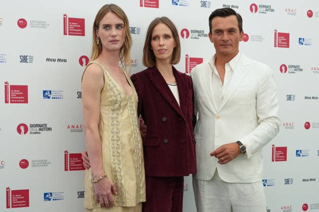 Mackenzie Davis, Lili Horvat, and Rupert Friend attending the My Notes on Mars photocall at the 23rd Giornate Degli Autori during the 83rd Venice International Film Festival on September 2, 2026, in Venice, Italy. Lucia Sabatelli, Venice, Italy  Copyright: xLuciaxSabatellix xBestimagexLuciaxSabatellix xBestimagex