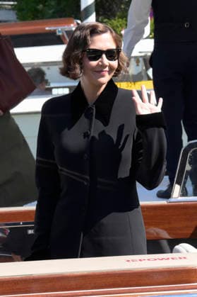 Maggie Gyllenhaal bei der Abfahrt der Jury am Pier des Hotels Excelsior auf der Biennale di Venezia 2026 83. Internationale Filmfestspiele von Venedig. Venedig, 02.09.2026