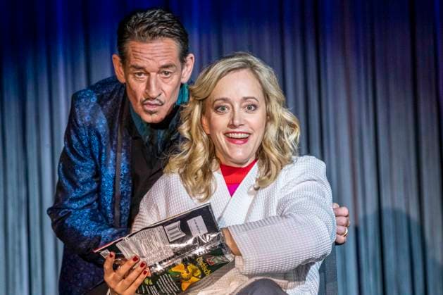 ABB SCHLOSSPARK- Max Tidof und Judith Richter Schauspieler Darsteller auf der Buehne in Maske und Kostuem bei der Szene Theaterprobe vom Theaterstueck PUTSCH - Anleitung zur Zerstoerung einer Demokratie im Schlosspark Theater am 0.SRPTEMBER 2026 in Berlin Berlin Deutschland