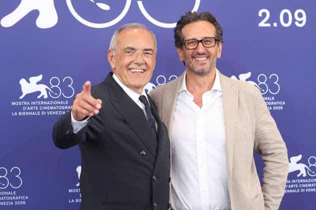 Alberto Barbera und Daniele Vicari beim Photocall mit den Sparten-Jurys auf der Biennale di Venezia 2026 83. Internationale Filmfestspiele von Venedig im Palazzo del Casino. Venedig, 02.09.2026