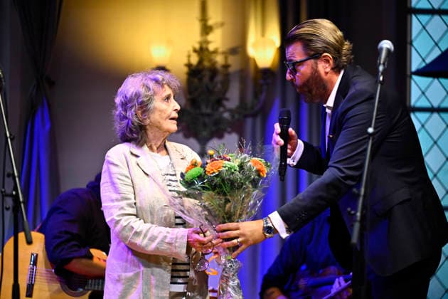 STOCKHOLM, SWEDEN September 2, 2026 This year’s Cornelis Prize winner, Siw Malmkvist, with Anton Strand, chair of the Cornelis Vreeswijk Memorial Foundation. The Cornelis Prize and the Stockholm City Mission announce this year’s Cornelis Prize at Mötesplats Mariatorget in Stockholm. STOCKHOLM, SWEDEN x10430x  Copyright: xChristinexOlsson TTx CORNELISPRISET TILLKÄNNAGES C0arD4FiUk0
