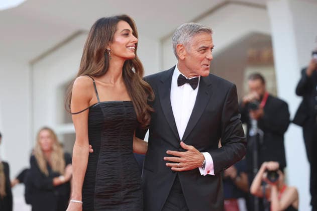 George Clooney mit Ehefrau Amal Alamuddin Clooney bei der Opening Ceremony mit der Premiere des Kinofilms Ink auf der Biennale di Venezia 2023 83. Internationale Filmfestspiele von Venedig im Palazzo del Cinema. Venedig, 02.09.2026