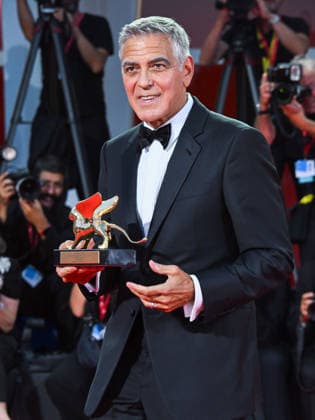 IPA88038263 - Venice, 83rd Venice International Film Festival 2026 - Night 1 - Opening Red Carpet - Pictured: GEORGE CLOONEY WITH THE GOLDEN LERONE  Copyright: xManuelexMangiarottix xPoolxPhotoxEventsx08x 88038263