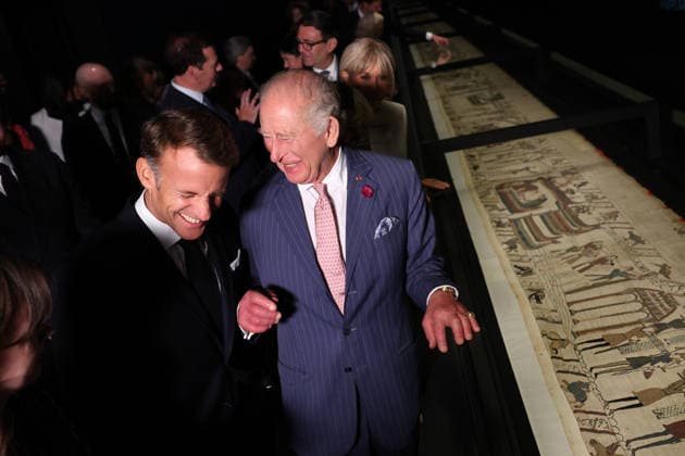 News Bilder des Tages UK Royals, PM and French President visit the Bayeux Tapestry Exhibition at the British Museum Britain s King Charles III and France s President Emmanuel Macron, accompanied by their wives Britain s Queen Camilla and Brigitte Macron (obscured) view sections of the Bayeux Tapestry during a preview event for the Bayeux Tapestry Exhibition, at the British Museum in London on September 2, 2026., Credit:ADRIAN DENNIS PA ROTA - B68 Avalon United Kingdom, London  Copyright: xADRIANxDENNISx xPAxROTAx-xB68x xAvalonx 1130183185