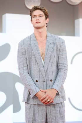 Damian Hardung bei der Opening Ceremony mit der Premiere des Kinofilms Ink auf der Biennale di Venezia 2023 83. Internationale Filmfestspiele von Venedig im Palazzo del Cinema. Venedig, 02.09.2026