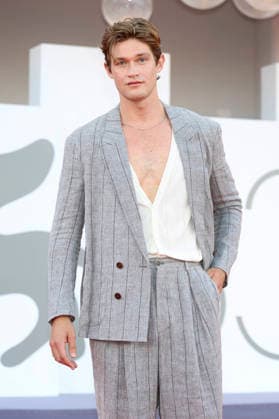 Damian Hardung bei der Opening Ceremony mit der Premiere des Kinofilms Ink auf der Biennale di Venezia 2023 83. Internationale Filmfestspiele von Venedig im Palazzo del Cinema. Venedig, 02.09.2026