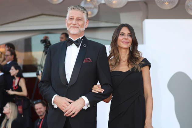 Alessandro Giuli und Valeria Falcioni bei der Opening Ceremony mit der Premiere des Kinofilms Ink auf der Biennale di Venezia 2023 83. Internationale Filmfestspiele von Venedig im Palazzo del Cinema. Venedig, 02.09.2026