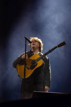 Der schottische Sänger Lewis Capaldi bei seinem Auftritt beim Superbloom im Olympiapark in München. München Olympiapark Bayern Deutschland