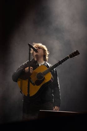 Der schottische Sänger Lewis Capaldi bei seinem Auftritt beim Superbloom im Olympiapark in München. München Olympiapark Bayern Deutschland