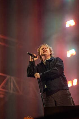 Der schottische Sänger Lewis Capaldi bei seinem Auftritt beim Superbloom im Olympiapark in München. München Olympiapark Bayern Deutschland
