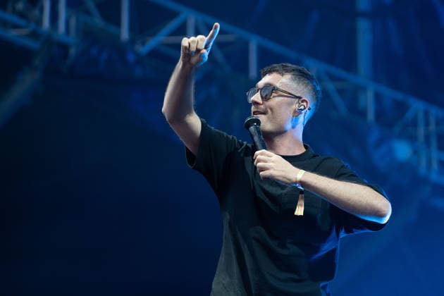 Die britische Band Bastille tritt beim Superbloom Festival im Olympiapark München auf. Sänger Dan Smith begeistert das Publikum mit einem energiegeladenen Liveauftritt am 02.09.2026. München Olympiapark Bayern Deutschland
