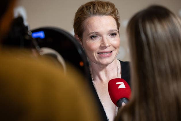 Premiere GENTLE MONSTER Karoline Herfurth im Interview Premiere von GENTLE MONSTER im Delphi Filmpalast Kino in Berlin Copyright: xEventpressx