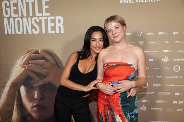 Premiere GENTLE MONSTER Gizem Emre Jella Haase Premiere von GENTLE MONSTER im Delphi Filmpalast Kino in Berlin Copyright: xEventpressx