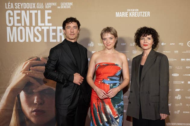 Entertainment Bilder des Tages #2 Premiere GENTLE MONSTER Laurence Rupp Jella Haase Marie Kreutzer Premiere von GENTLE MONSTER im Delphi Filmpalast Kino in Berlin *** Premiere of GENTLE MONSTER with Laurence Rupp, Jella Haase, and Marie Kreutzer: Premiere of GENTLE MONSTER at the Delphi Filmpalast cinema in Berlin Copyright: xEventpressx